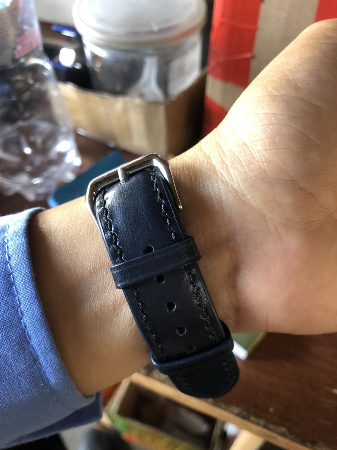 - Giá rẻ, giây đẹp ok, dây mới nên hơi cứng, nên mua nha mọi người, mình sẽ ung hộ shop