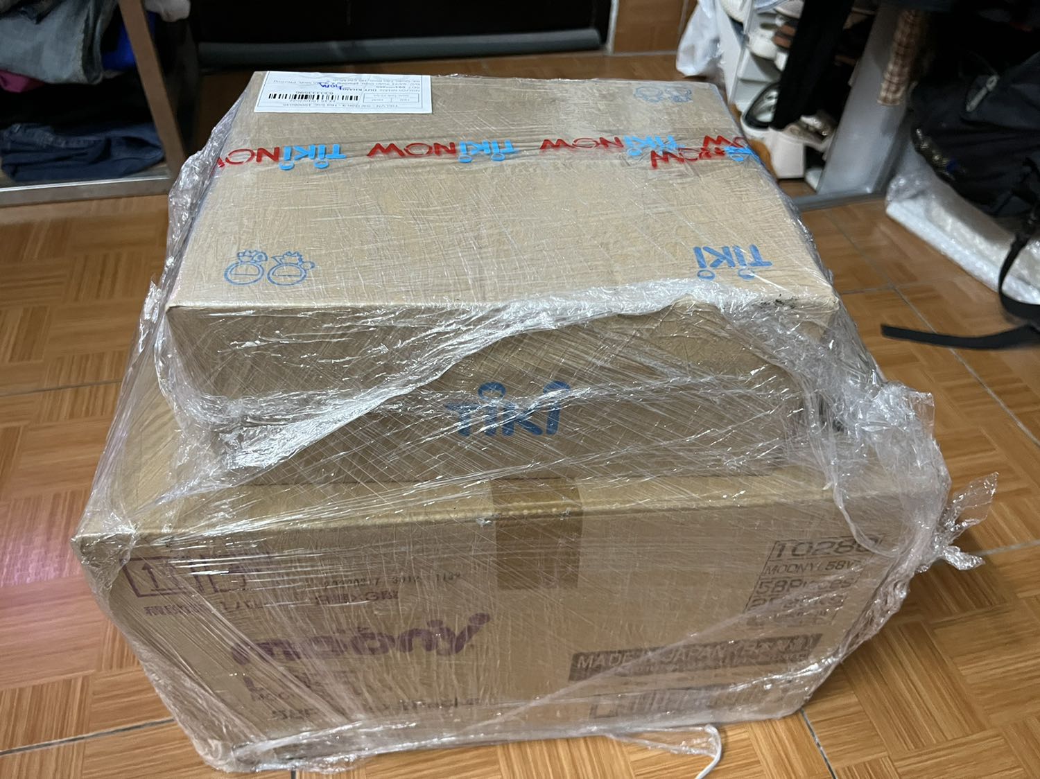 Shop đóng gói kỹ, quà cũng sịn bé nhà mình rất thích☺️☺️☺️mua dx gá giảm còn có quà sẽ ủng hộ shop lần sau