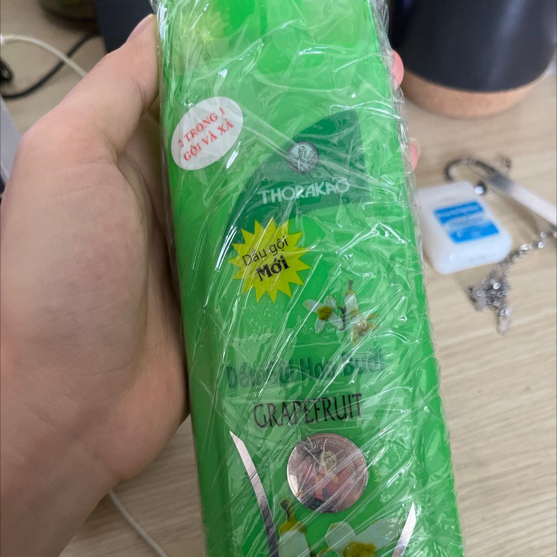 Lotion hiệu quả, chai đầu tiên dùng cách đây vài tháng giờ tóc mình bắt đầu mọc ra rồi. Dầu gội chưa dùng nên chưa biết