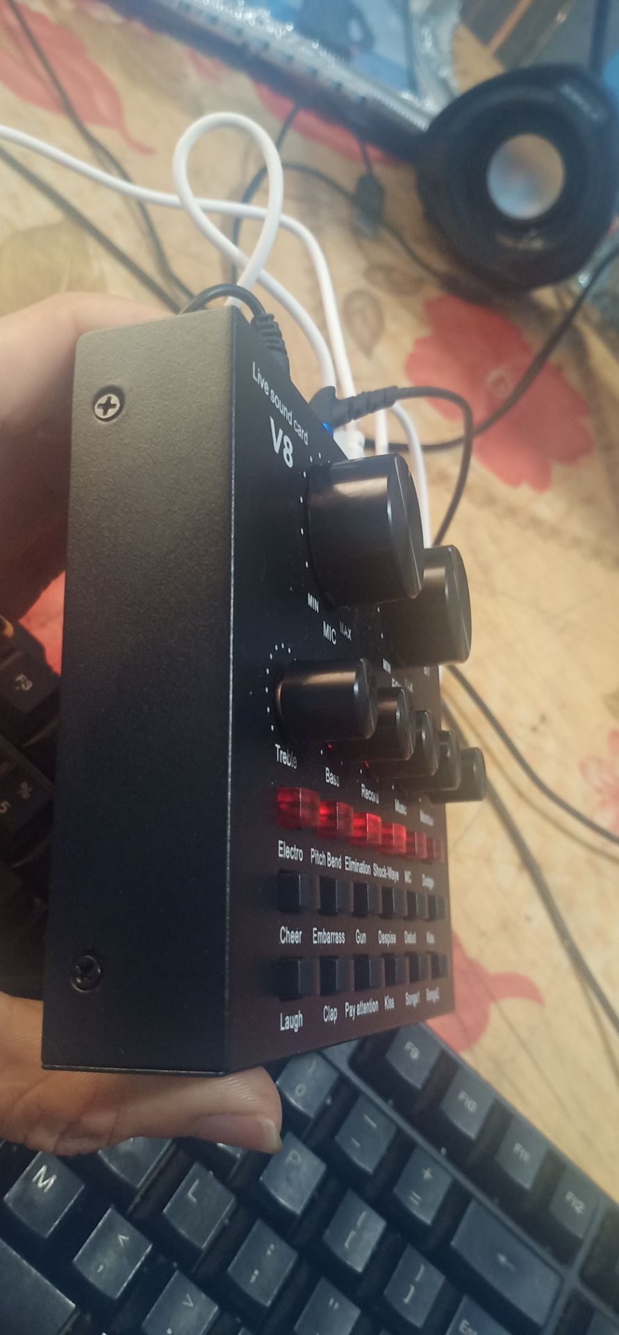 Sản phấm không gián tem bảo hành, khó đảm bảo sản phẩm đc kiểm soát