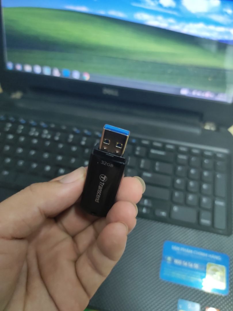 USB đúng chuẩn tốc độ cao, nhìn rất chắc chắn nhỏ gọn dễ mang theo bên mình