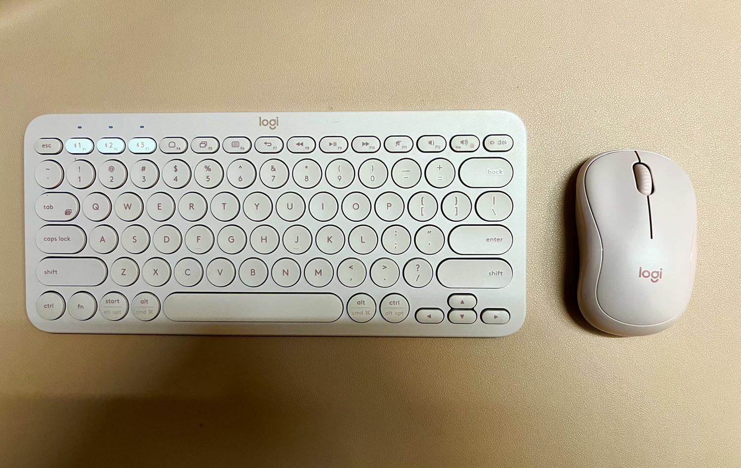 Thời gian giao hàng hơi lâu nhưng đóng gói cẩn thận. Chuột nhanh, mượt