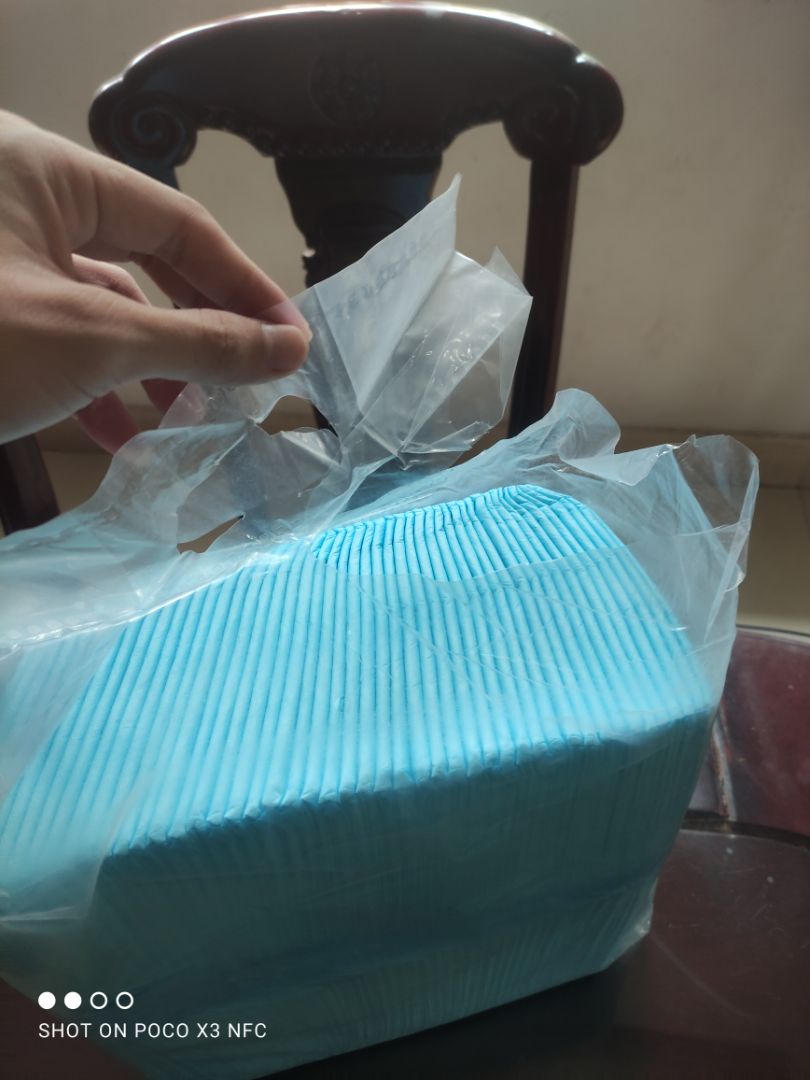 chưa xài mà unbox thấy bị cắt sẵn thế này là không hài lòng rồi, chưa kể 100 miếng nhưng đếm chỉ có 98 miếng ?