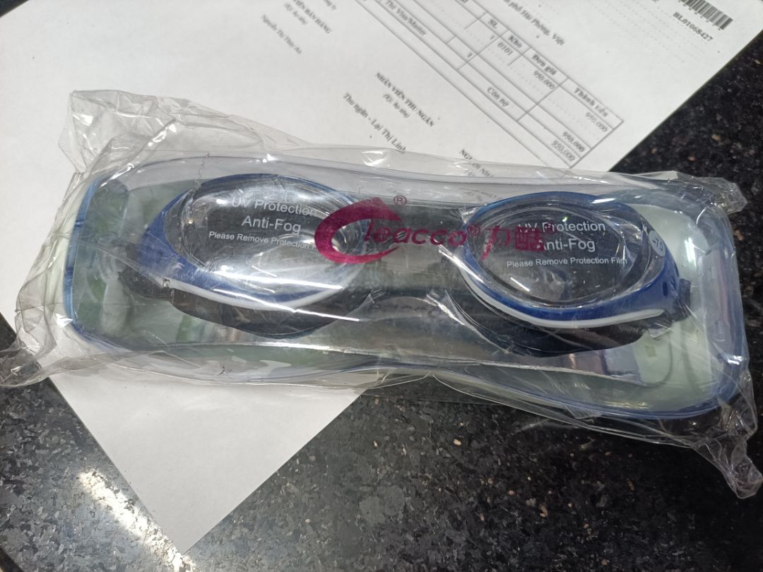 hàng có vẻ cứng cáp, đeo vào nhìn tốt đáng dùng cho ai cận :v