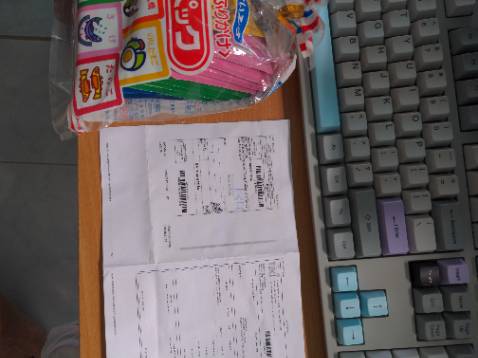 Quá thất vọng, đặt Bánh khít trà xanh, nhưng giao 1 bịch gia vị rắc cơm, xem hình. 
Vui lòng giải quyết.