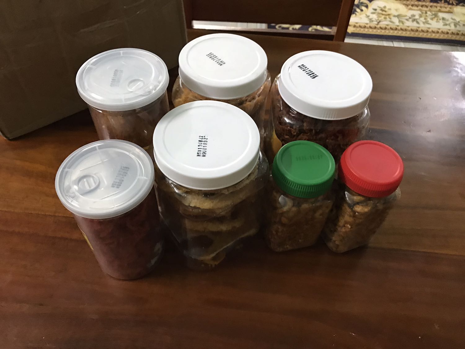 Màu sắc sản phẩm đẹp , mùi vị cũng tạm