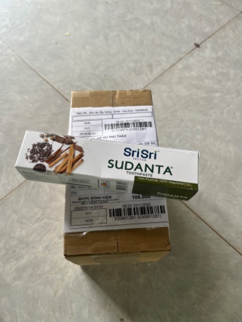 Đã nhận hàng, khui thử liền, cảm giác quá đã, mùi thơm dễ chịu, vị the nhẹ, cảm ơn shop mang tới sản phẩm tuyệt vời. 
Tìm kiếm bây lâu hàng kem đáng răng an toàn cho gia đình, nay gặp được đúng chân ái…