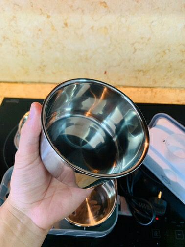 Hộp cơm rất tiện lơin cho những ai mang cơm đi làm, hâm nóng nhanh, hộp cơm k bị hơi nhựa. chất lượng tốt. shop gói hàng đẹp kĩ, giao nhanh