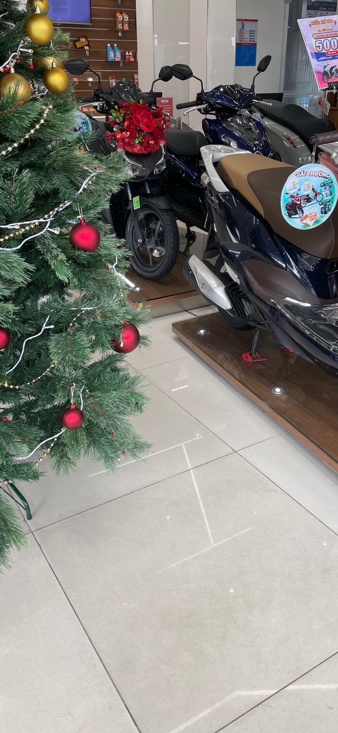 Xe đẹp, đặt xe xong ra HEAD nhận xe ngay , bạn tư vấn online nhiệt tình hỗ trợ đặt xe, nói chung là cảm nhận mua xe ok, dịch vụ chất lượng, nhân viên vui vẻ