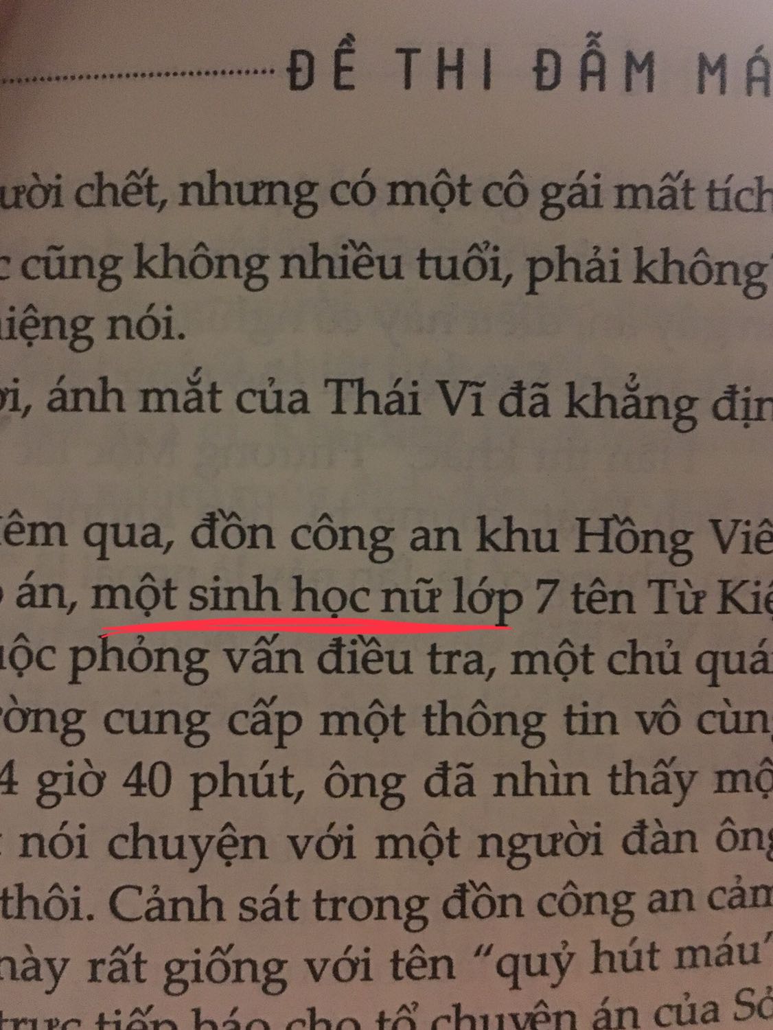 Không hiểu sao sản phẩm trên tiki là NXB Văn Hoá, mà hàng giao về là NXB Hồng Đức. Mà NXB Hồng Đức thì không thể mê nổi rồi. Không hiểu biên tập viên của Hồng Đức có biết cách làm việc không nữa... Vừa chê cuốn Cuồng Vọng Phi Nhân Tính xong lại phải sang chê cuốn này. NXB Hồng Đức????