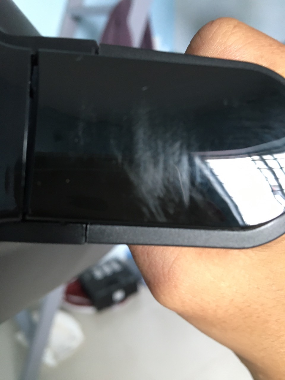 Không biết có phải hàng mới ko, mà nắp bình bị trầy nhiều quá