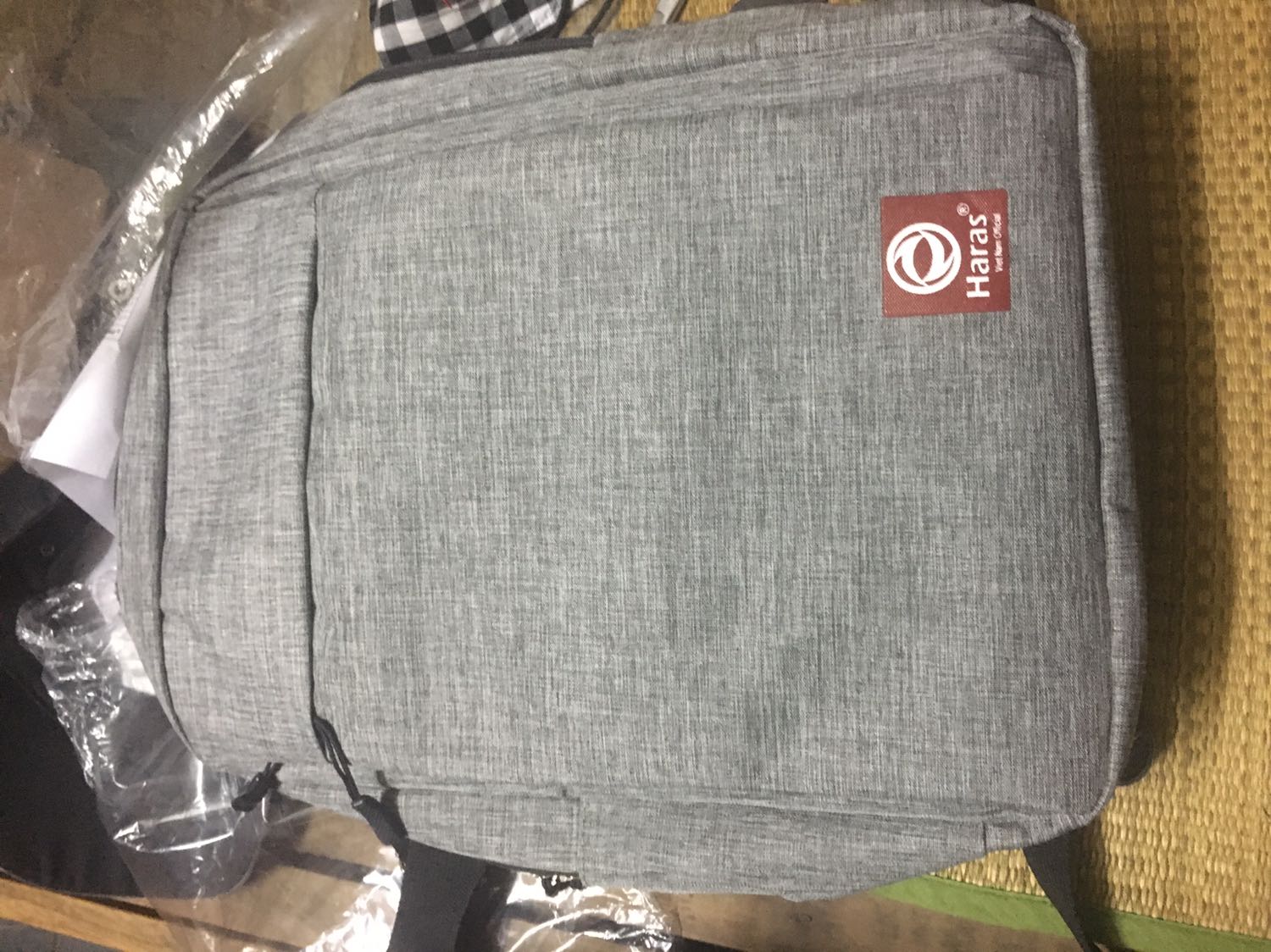 Giao hàng nhanh, 1 vài lỗi nhỏ có thể bỏ qua và ngăn hơi bé. Nhìn chung hài lòng