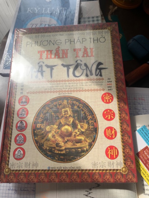 Sách bìa, giấy màu đẹp, nội dung tuyệt vời