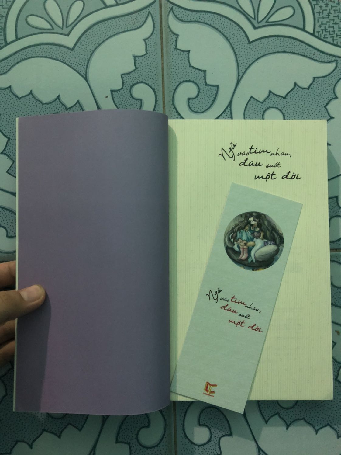 Cuốn sách giúp ta nhìn lại những gì còn thiếu sót, còn vướng bận của đôi ta.
Sáng thiết kế bìa và nội dung bên trong mình rất ưng. Chất lượng in tốt :3