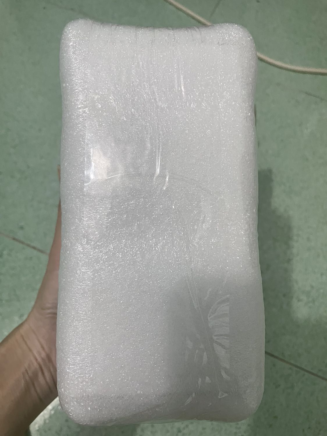 Hàng như hình. Phần đựng tiêu bằng thuỷ tinh khá dày, phần xay tiêu bằng inox phù hợp nhu cầu sử dụng trong gia đình. Tuy nhiên nếu vội nấu ăn thì cầm cẩn thận do hơi trơn dễ rơi vỡ