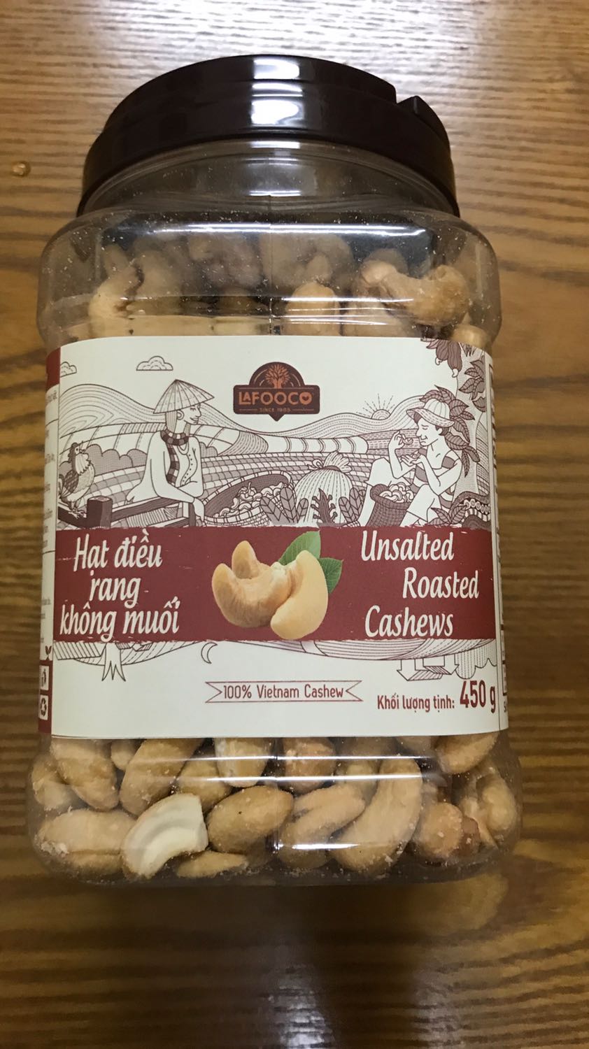 Hạt đều, trông có vẻ ngon (mình mua cho Tết nên chưa ăn). Mình đã mua vài lần trước, đều mua hàng của cty Lafooco (mua hộ mẹ), ăn thử thấy giòn và thơm. Đóng gói cẩn thận. Mình nhớ hình như lần đầu mình mua là Tiki Trading bán, những lần sau mua (gồm cả lần này) do chính cty Lafooco bán.

Mình muốn chia sẻ kinh nghiệm mua hàng trên Tiki để đảm bảo mua được hàng chính hãng và yên tâm về chất lượng: 
- Chọn mua hàng của chính công ty có thương hiệu bán, được ghi chú “Official Store”, ví dụ: ‘L’Oreal Official Store’ hoặc ‘Nivea Official Store’…
- Nếu cty ko trực tiếp bán, mình chọn nhà cung cấp là “Tiki Trading”
- Nếu ko phải 2 trường hợp trên thì đọc kỹ phần “Nhận xét” (tập trung vào các nhận xét có rate thấp) và số lượng hàng đã được bán ra