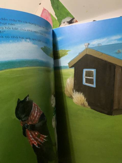 vận chuyển nhannh, đóng gói hơi kĩ mở lâu, nhưng mà sách ko bị rách hay quăn goca. Nên mua