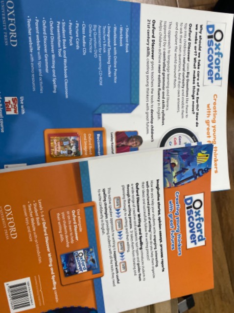 Shop giao rất nhanh. Đóng hàng rất kĩ. Mùi sách thơm. Đặc biệt là sách không bị nhăn như các shop khác