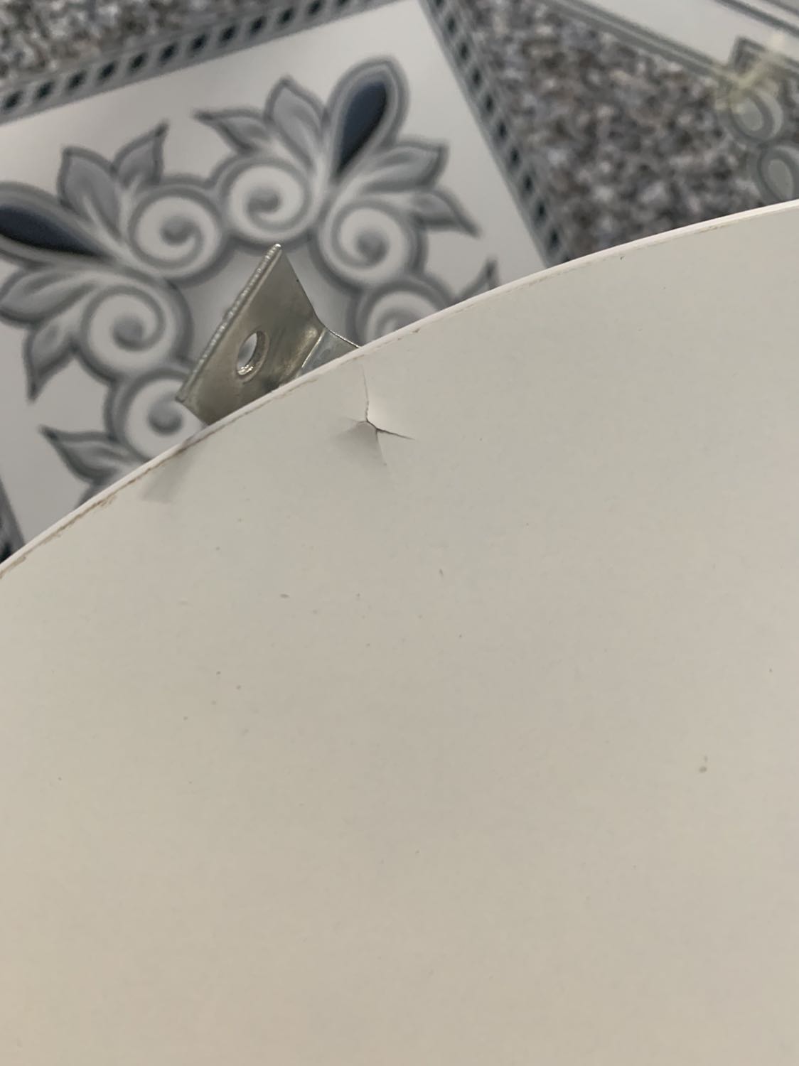 Rất hài lòng.Giao hàng nhanh . Lắp tầng dưới hơi mất thời gian. Có lỗi nhỏ là vít của tầng dưới hơi dài nhưng ko đáng kể . Nói chung cảm thấy ưng ý.? Rất hài lòng.Giao hàng nhanh . Lắp tầng dưới hơi mất thời gian. Có lỗi nhỏ là vít của tầng dưới hơi dài nhưng ko đáng kể . Nói chung cảm thấy ưng ý.?