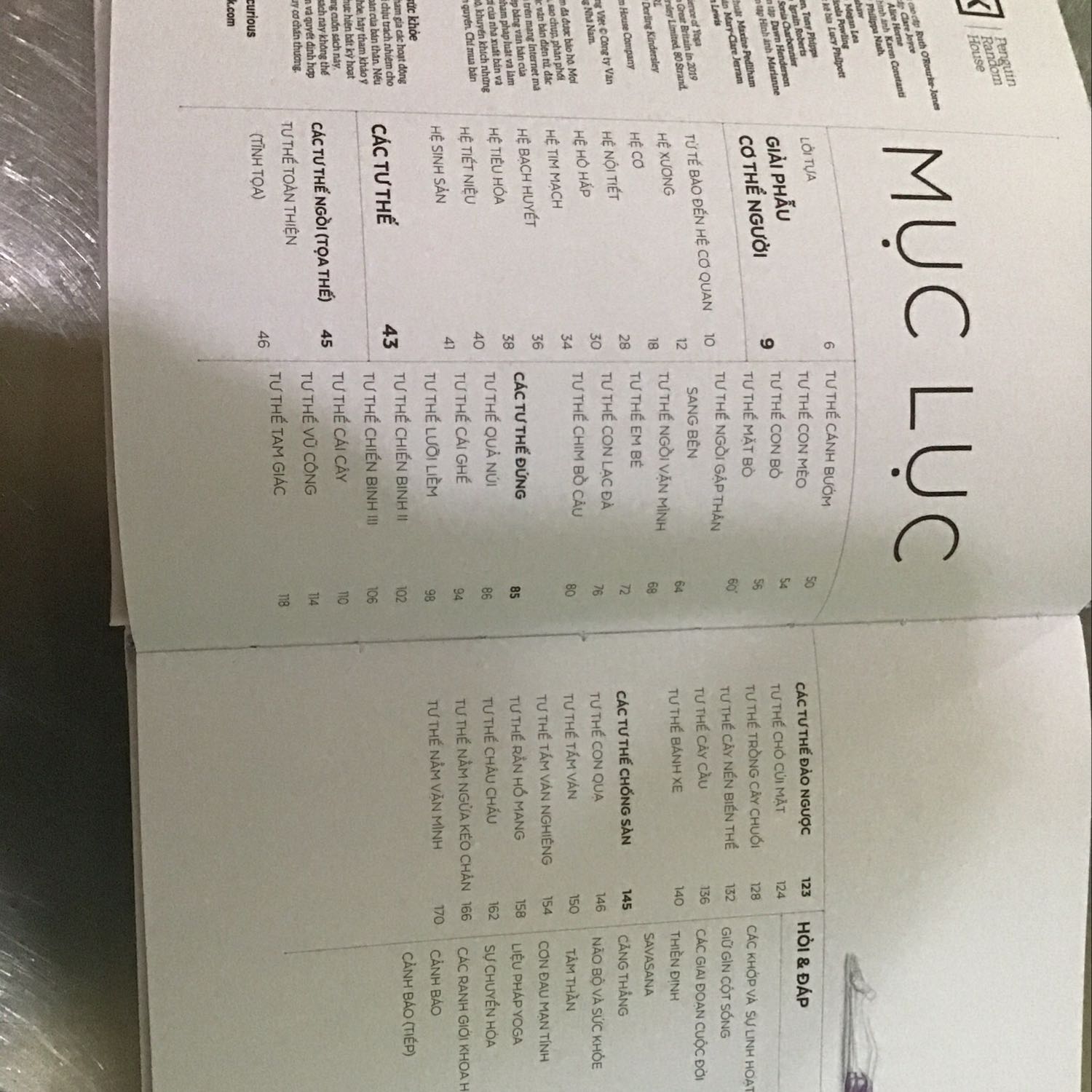 2 quyển sách khoa học có nội dung rất hay
Quyển khoa học yoga giúp bổ trợ kiến thức sâu giúp người đọc hiểu rõ giải phẫu và sinh lí học cơ thể để thực hành yoga thành thục