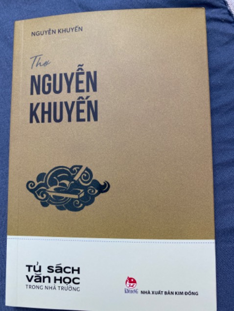 Shop giao hàng rất nhanh, vừa đặt hàng khoảng một tiếng sau đã có người giao nhận. Sách hữu ích với học sinh.