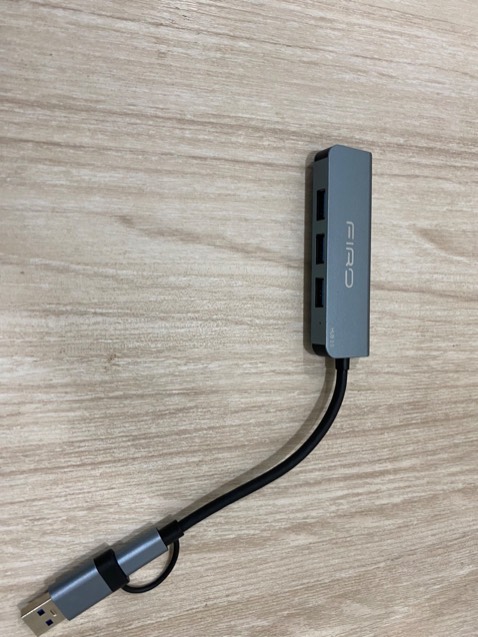 Tốc độ truyền nhanh
Nhỏ gọn độ hoàn thiện tốt
Có 2 đầu chuyển đổi USB hoặc TYPE C dùng rất tiện lợi.
Leb báo HUB