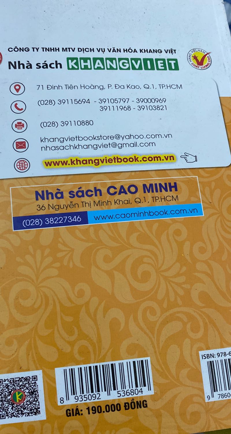 Sách dính nhiều bụi bẩn, cũ