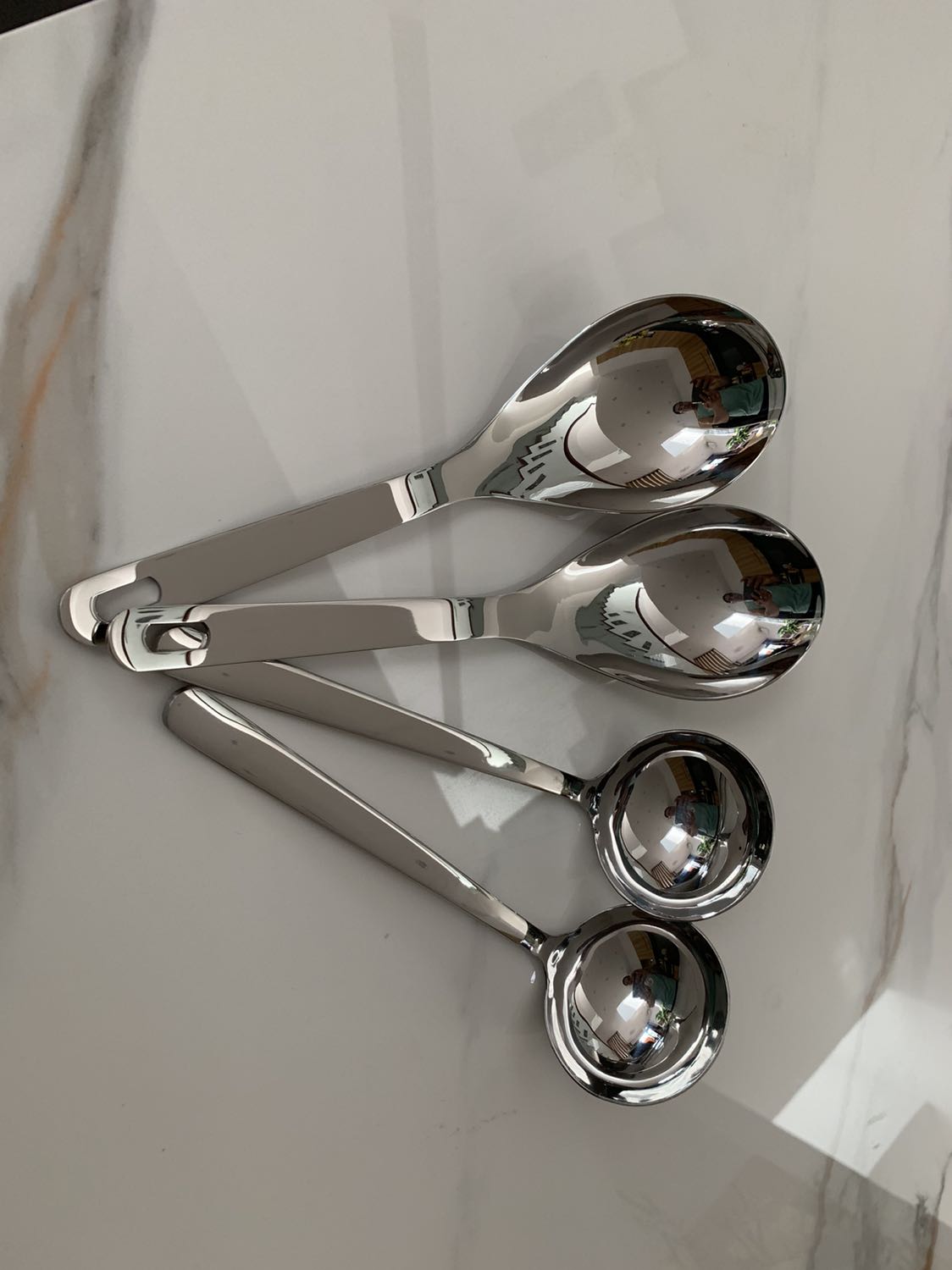 Chất lượng tuyệt vời, các cạnh đều được mài nhẵn. Sáng bóng, trầm tay.