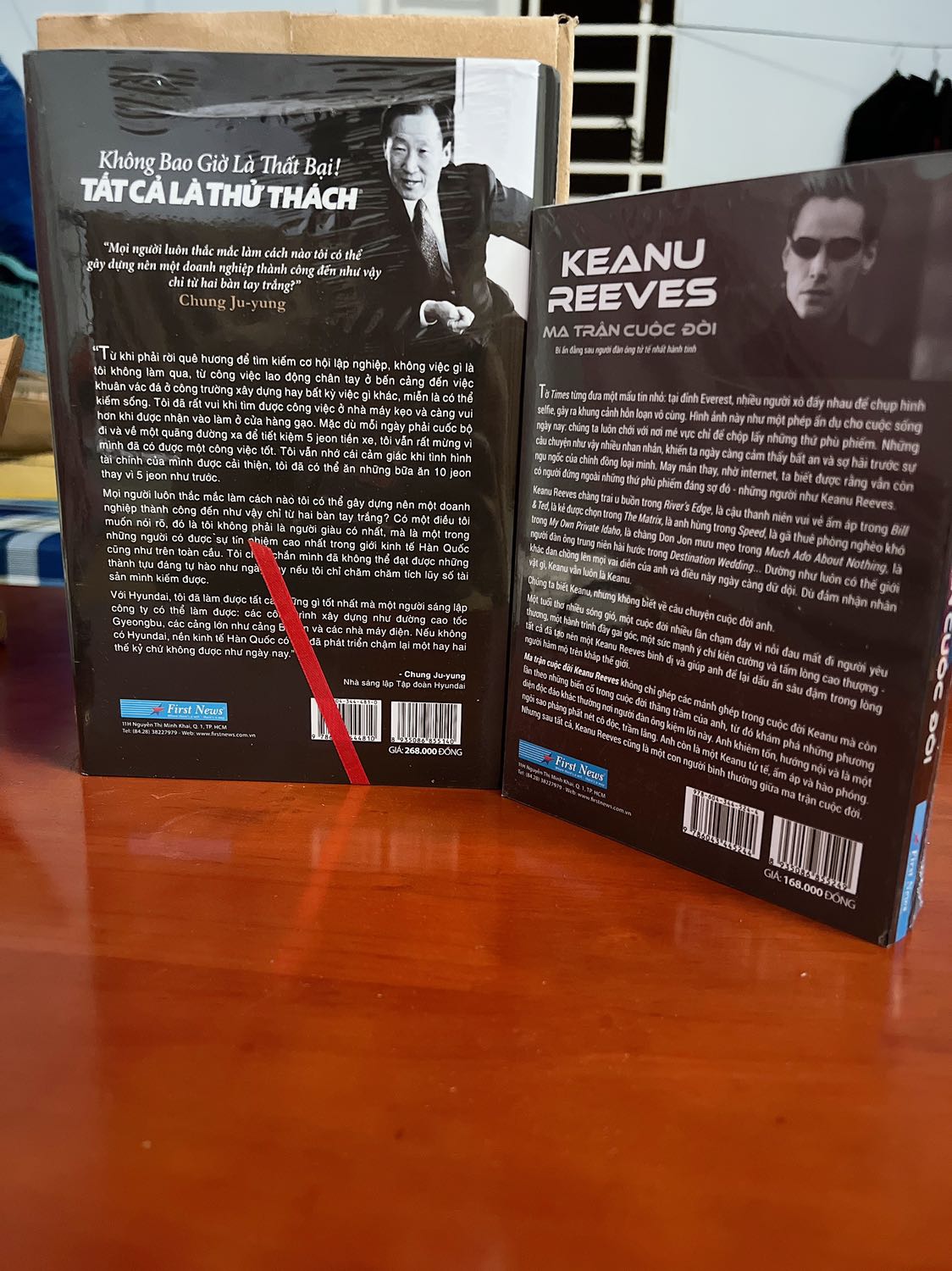 Xém tí nữa là gửi yêu cầu huỷ ĐH rồi, do sách độc quyền nên phải preoder trước, nhưng tầm hôm sau là thấy mọi người preview sách rồi mà mình dự kiến đầu tháng sau mới nhận được, ai dè Tiki giao ngay cho mình khi sách đã có hàng, đợi vài hôm nhận tiếp hàng gift từ Tiki Trading nữa là quá xá đã. Thank Tiki nhiều.