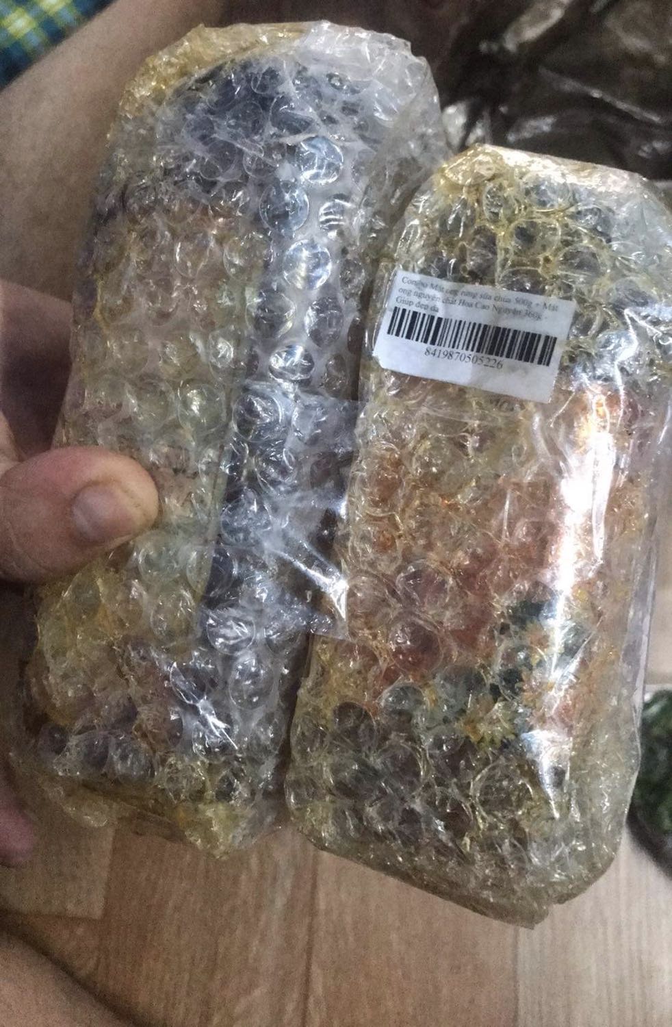 Mật Ong giao bị bể , A ship kêu lên hệ đây liên hệ chứ Ảnh ko đem về kho. Đề Nghị nhận lại hành