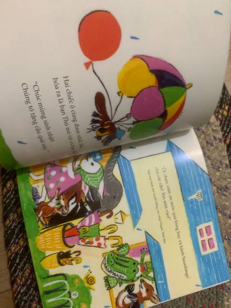 bé nhà mình rất thích ehon. ngày nào cũng giục mẹ đọc cho