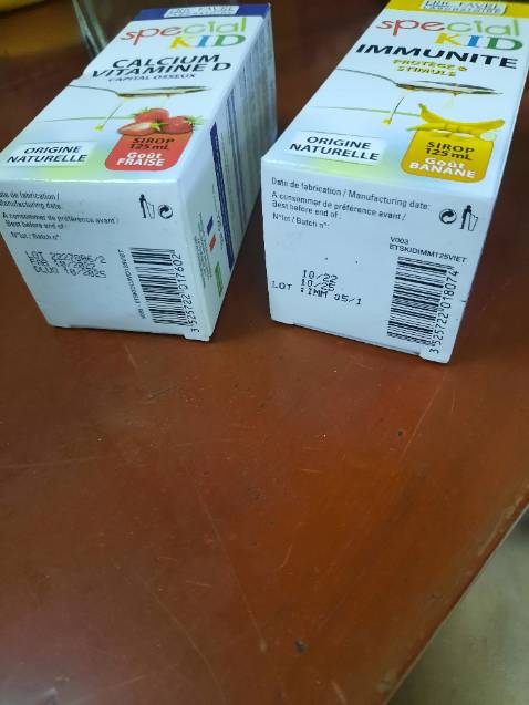 Bao bì lỏng lẻo, vị rất kỳ
Đã từng mua sp này tại nhà thuốc An khang nhưng chất lg khác hẳn