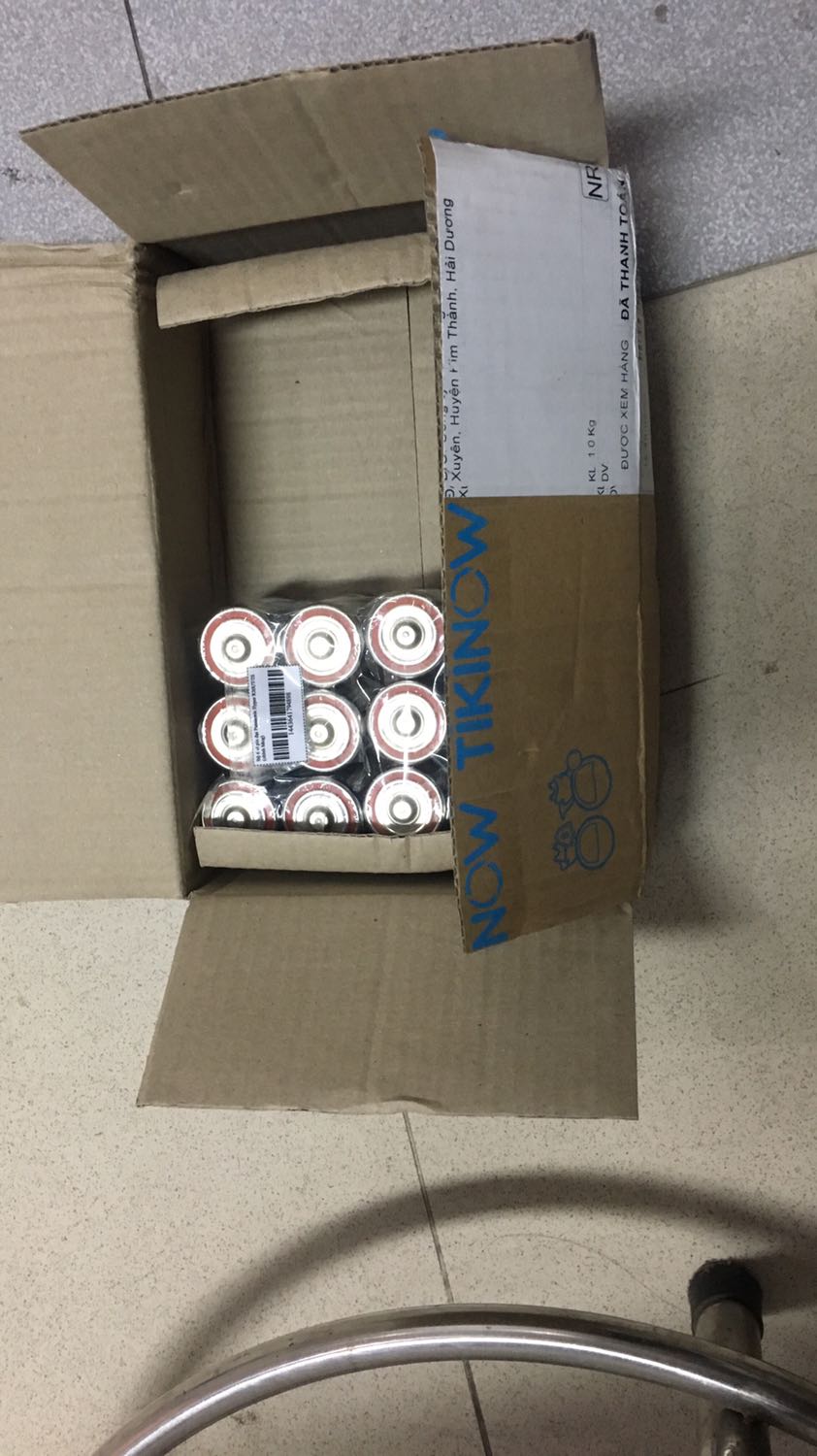 Hàng nhận được ok, nhưng đóng gói thì quá tệ. Cái hộp to gần bằng 3 lần hàng mà chả chèn gì cả có quả lõm cả vỏ