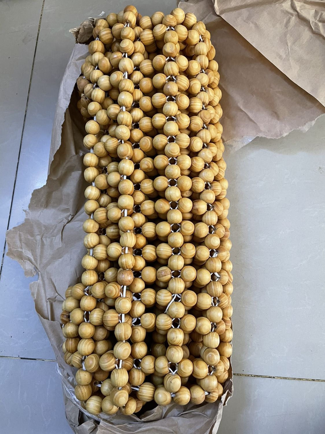 hàng hoá đóng gói cẩn thận, chất lượng sản phẩm tốt, rất vừa vặn khi đặt lên ghế lái. thanks shop.