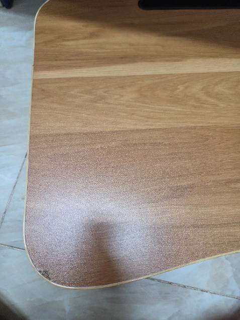 Bàn cũ, ko phải hàng mới. Bàn yếu, chông chênh, ko sử dụng được