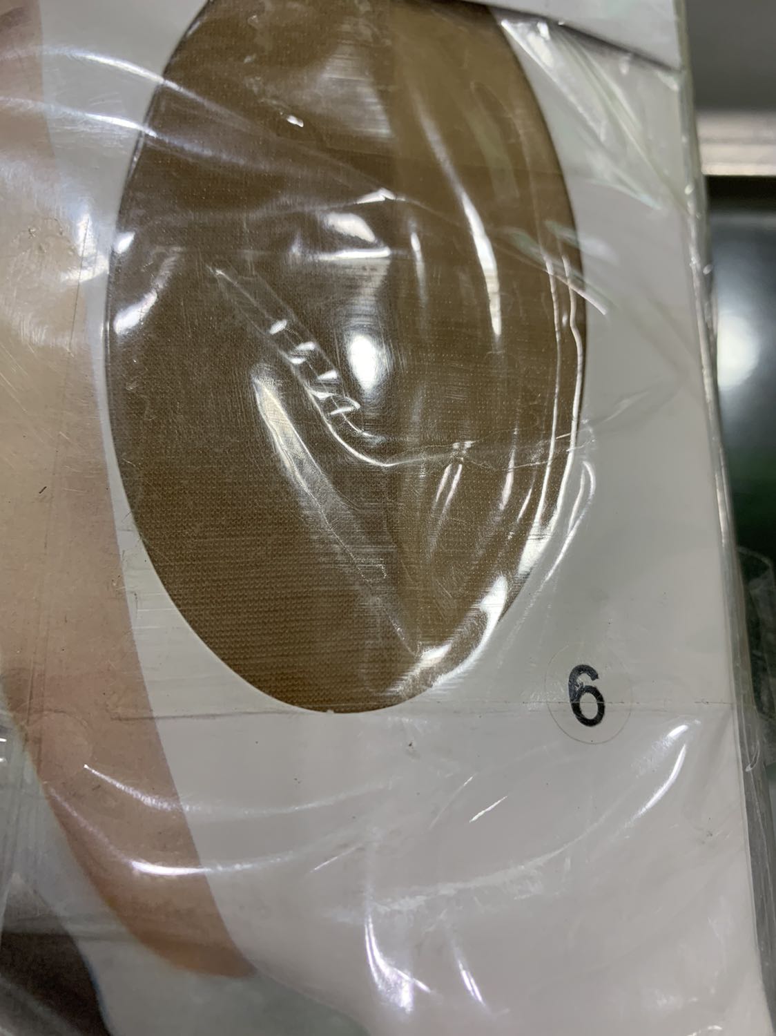 Mình muốn mua quần số 2 nhe .... cho màu giống màu da ... Mà Shop đưa số 6 ... Mình xin đổi lại