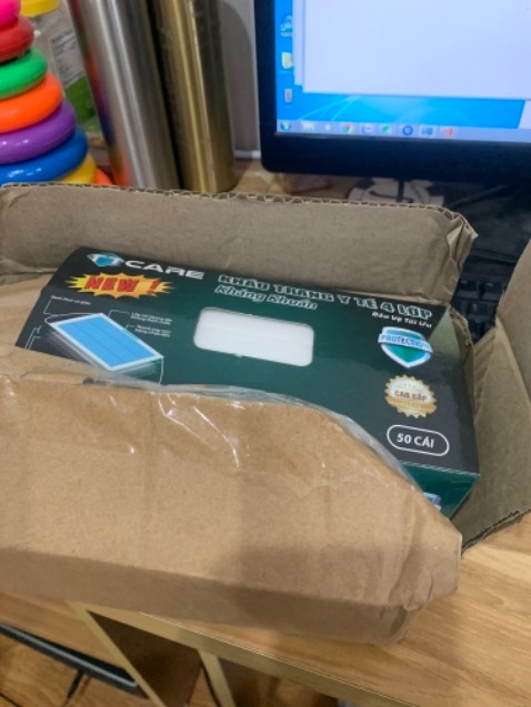 Mua cả 150k bình lọc nước mà nhận được một cái hộp khẩu trang ko ra gì. Tưởng tiki uy tín lắm, ai ngờ còn không bằng ***. Ko bao giờ quay lại