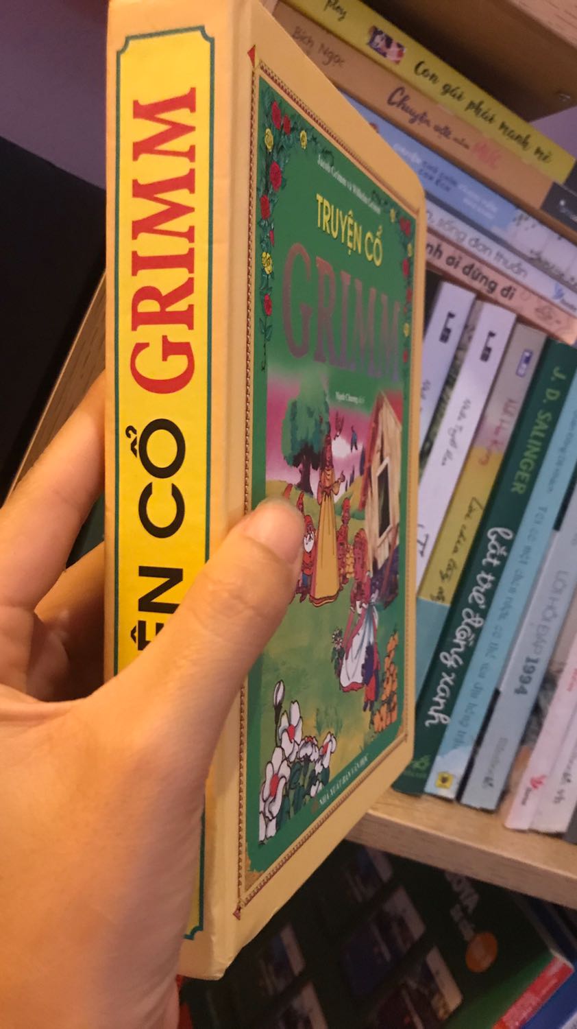 Sách dày, đẹp, tiki giao nhanh như gió