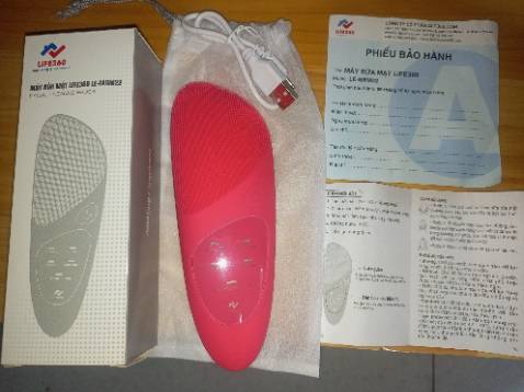 Sản phẩm tốt đánh bay mọi bụi bẩn cặn bã dầu thừa da sáng thấy rõ lên mỗi lần, mình da dầu sài chế độ 1 strong, massage tầm 1phút30s là được