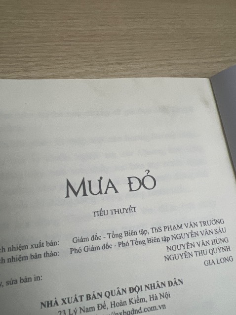 Quá thất vọng. Bìa rách, sách bẩn