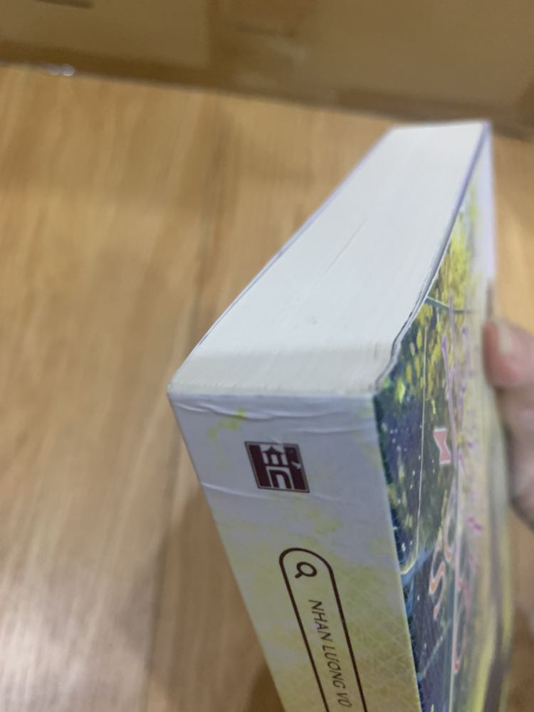 Update: Tiki có liên hệ đổi cuốn khác ko lỗi cho mình, quá trình đổi trả nhanh chóng, nhưng mình ko xoá dc 2 ảnh cũ chụp cuốn bị lỗi 😂 hỗ trợ có thấy thì ẩn giúp mình nha , thank you!

Sách design bìa xinh, nội dung ok, có cái full phải 5 tập, dịch vụ cskh ok xử lý khiếu nại nhanh gọn, giao hàng nhanh, đóng gói tốt hơn rất nhiều so với ngày trc 🌹🌹🌹