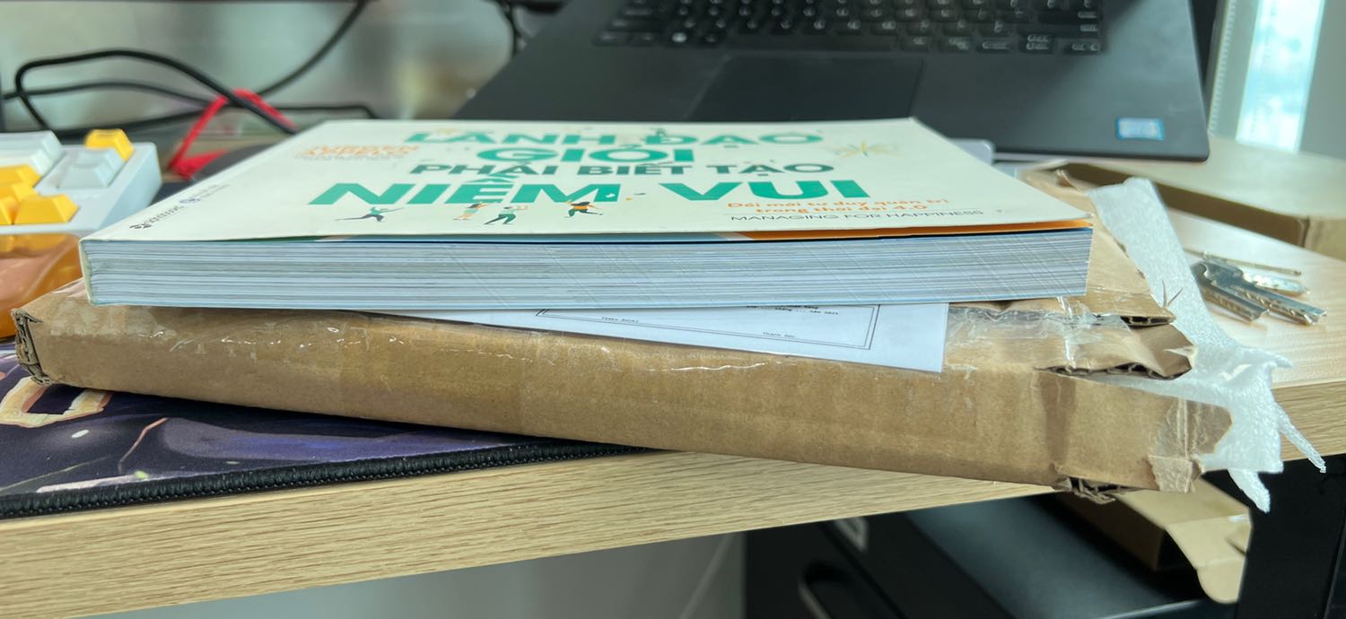 Mua 2 quyển mà giao hàng có 1 quyển