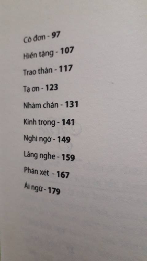 Sống mà không hưởng thụ thì sống để làm gì ? 
- Có ai cấm ta hưởng thụ đâu . 
 - Nhưng cái gì cũng có cái giá của nó cả 
Nếu ta cứ dung dưỡng cho cái tôi yếu đuối mãi thì đừng hỏi tại sao ta cứ khổ đau hoài .
Dĩ nhiên voi một nguoi có trái tim vững chãi thì bao nhiêu danh lợi cũng không là vấn đề . Họ có đủ bản lĩnh để vuot lên trên danh lợi , hay su dụng nó một cách huu ich cho đời.

Song , thuc tế so nguoi có ý niệm muốn buông bỏ thói quen huong thụ rất hiếm , và số nguoi làm đuoc lại càng hiếm hơn .
❤