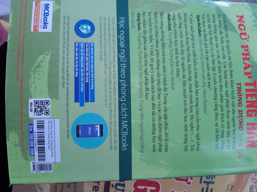 sách khá hay.                                           
nhưng tại sao lại không có CD kèm theo
thật là thất vọng khi thấy tiki làm ăn giả dối??