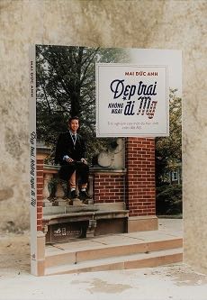 Mình đọc nhưng chưa thấy có gì ấn tượng lắm, nhiều câu chuyện nhỏ nhưng kiểu đọc xong trôi tuột luôn. Điểm cộng là có khá nhiều ảnh màu đẹp