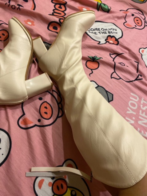 Đặt đúng size theo shop tư vấn đi thoải mái lắm luôn. da mềm, đường may đẹp