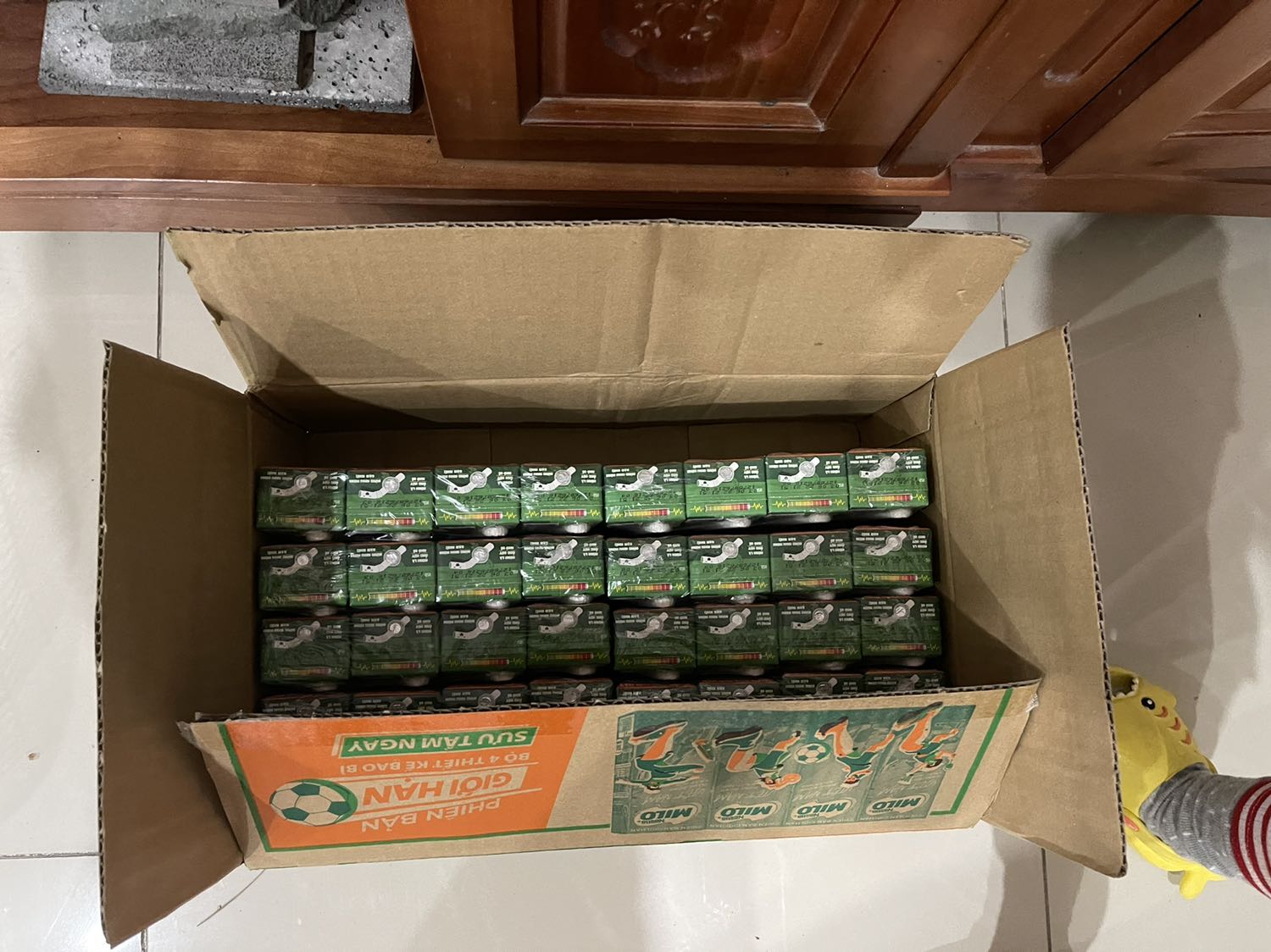 Tại sao mình đặt ít đường lại giao mình loại ni, cũng ko hề liên hệ trước. Bé mình ko thích uống nhiều đường. Giao thùng vinamilk ít đường trước đó 1 ngày thì 1 hộp sữa phồng lên chảy ướt thùng. Mình cũng thôi. Hôm nay nhận thùng này ko giống với hàng đặt. Thật sưh ko hài lòng đc shop Tại sao mình đặt ít đường lại giao mình loại ni, cũng ko hề liên hệ trước. Bé mình ko thích uống nhiều đường. Giao thùng vinamilk ít đường trước đó 1 ngày thì 1 hộp sữa phồng lên chảy ướt thùng. Mình cũng thôi. Hôm nay nhận thùng này ko giống với hàng đặt. Thật sưh ko hài lòng đc shop