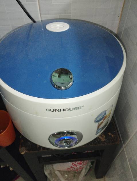 Ngoại hình đẹp. Nấu nhanh. Cơm ráo nước. Tôi rất thích sản phẩm này. Giá cả phải chăng, công suất cao. Nên mua. Dùng mấy tháng rồi mới đánh giá.