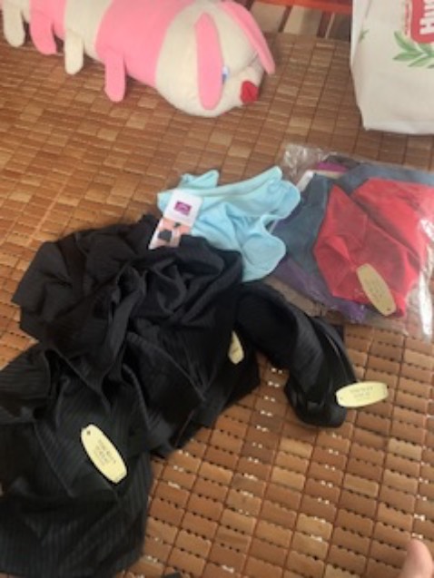 Chất vải, giá ổn nhưng mình đặt 1 set trộn màu tbif đúng còn đặt 1 set màu da lại gửi màu đen