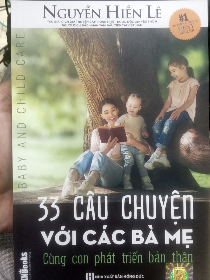 Cuốn sách đề cập 7 vấn đề (sức khoẻ, tâm lý, tật xấu, nỗi sợ hãi, ưu tư, lương tâm, che chở). Chủ trương sáng suốt, nhiều lương tri, trung dung, lạc quan. Theo tác giả, quan trọng nhất là GIA ĐÌNH HOÀ THUẬN, CHA MẸ YÊU CON (tìm hiểu, vui vẻ chấp nhận con, cương quyết ngăn điều xấu).